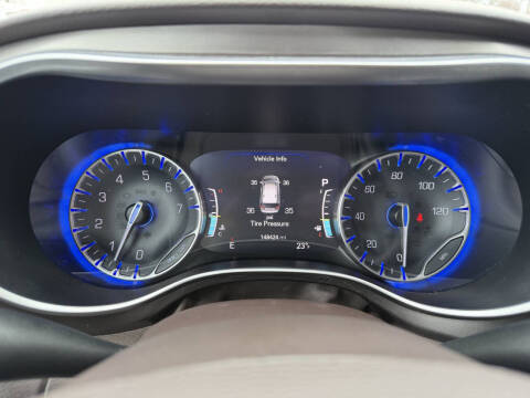 2017 Chrysler Pacifica Touring-L Plus