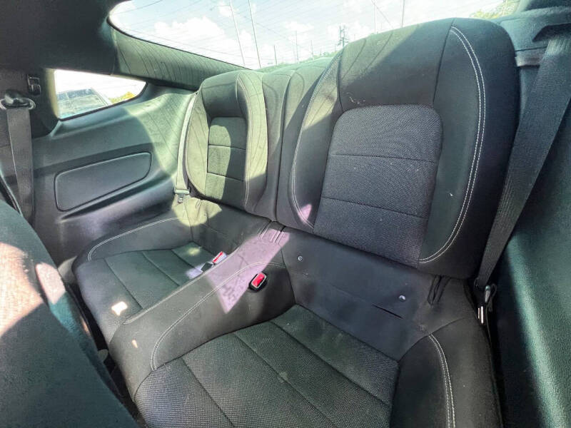 2015 Ford Mustang V6