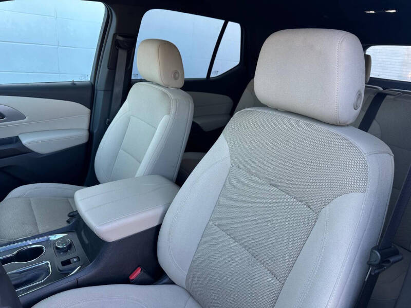 2022 Chevrolet Traverse LS