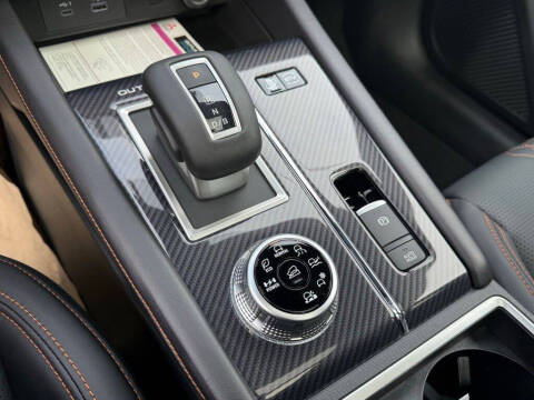 2025 Mitsubishi Outlander PHEV SEL Platinum Edition