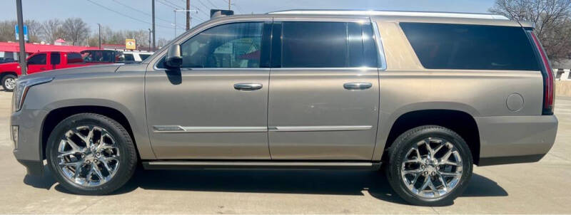 2017 Cadillac Escalade ESV Platinum