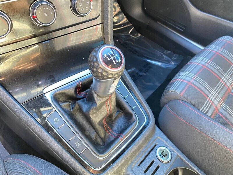 2018 Volkswagen Golf GTI S