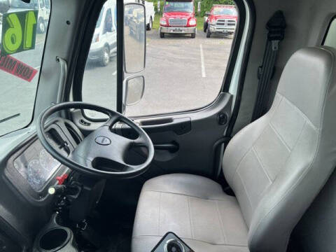 2016 Freightliner M2 106