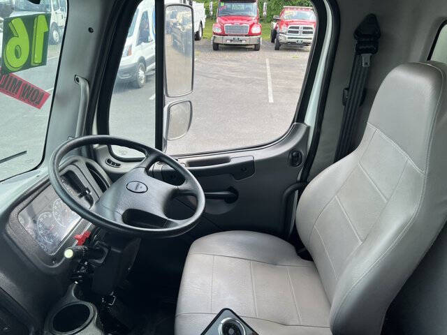 2016 Freightliner M2 106