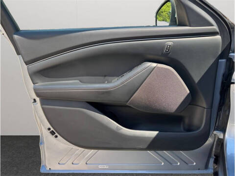 2022 Ford Mustang Mach-E Select