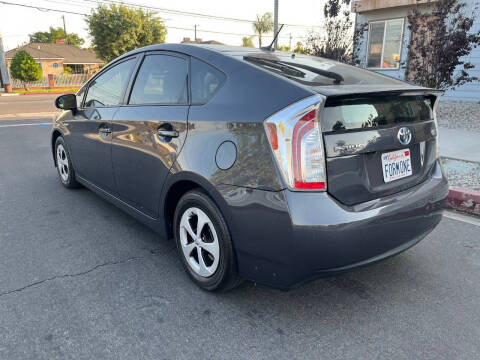 2013 Toyota Prius Three