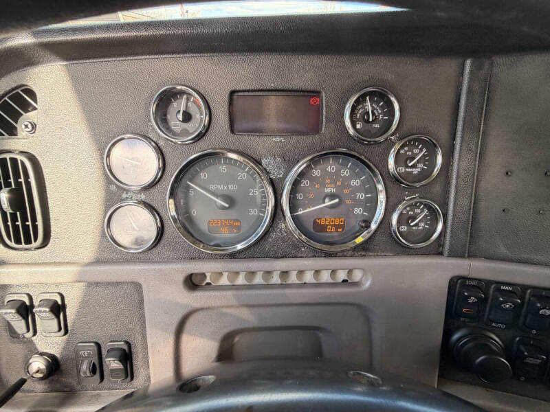 2013 Peterbilt Tri/A 367 8x4