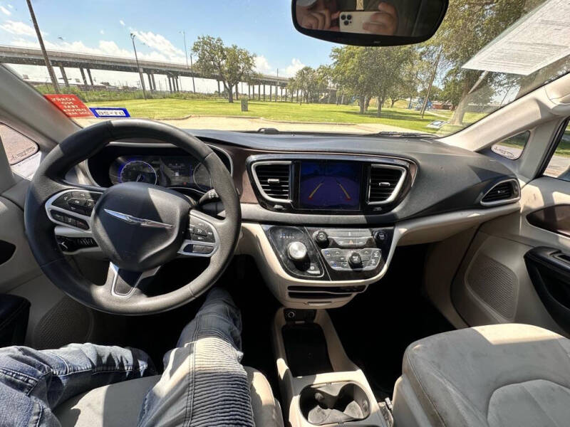 2017 Chrysler Pacifica Touring