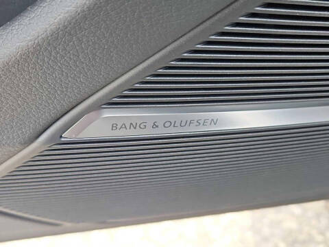 2026 Audi SQ8 4.0T quattro Premium Plus
