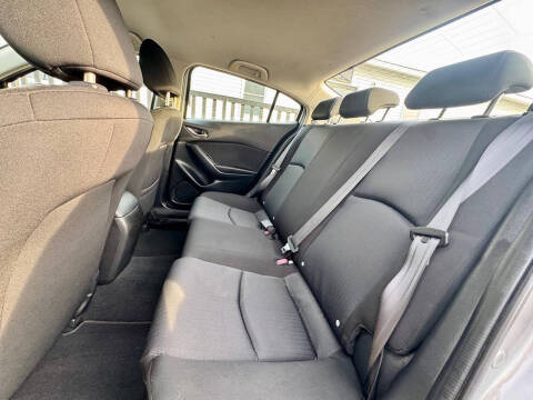 2015 Mazda MAZDA3 i SV