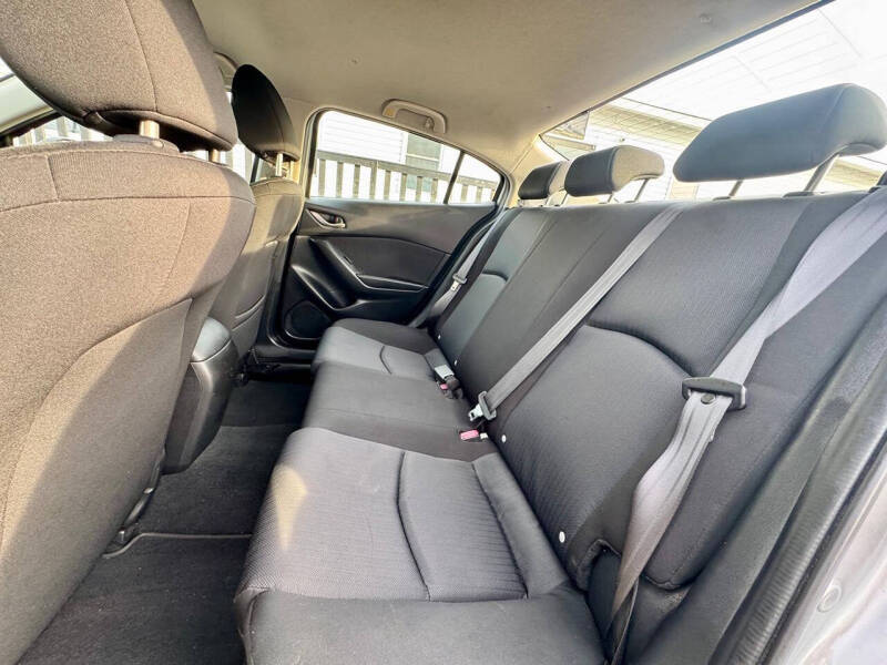 2015 Mazda MAZDA3 i SV