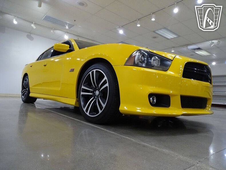 2012 Dodge Charger SRT8 Super Bee