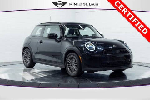 2025 MINI Hardtop 2 Door Cooper Signature Trim