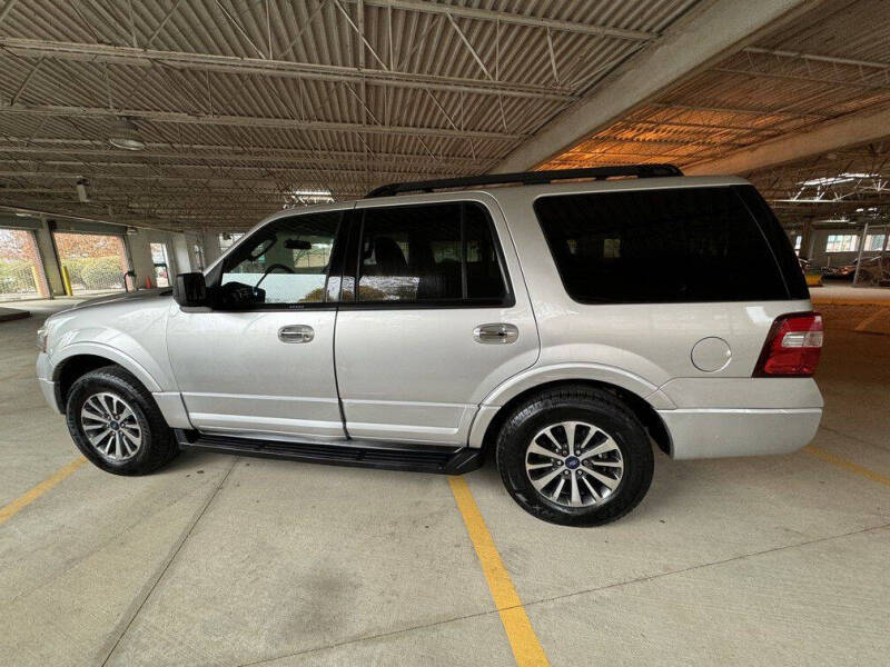 2017 Ford Expedition XLT photo 3