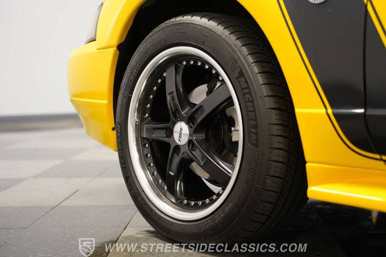 2004 Ford Mustang GT Deluxe