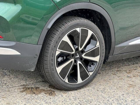 2025 VinFast VF8 Plus