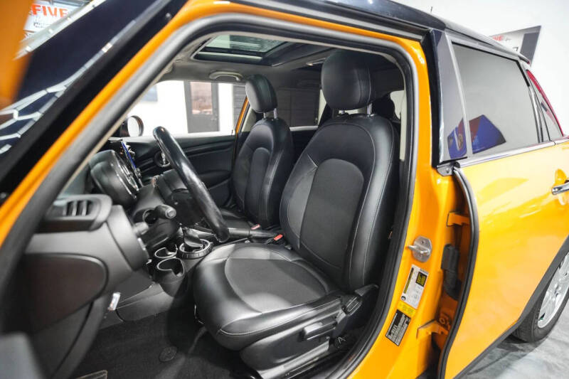 2016 MINI Hardtop 4 Door Cooper