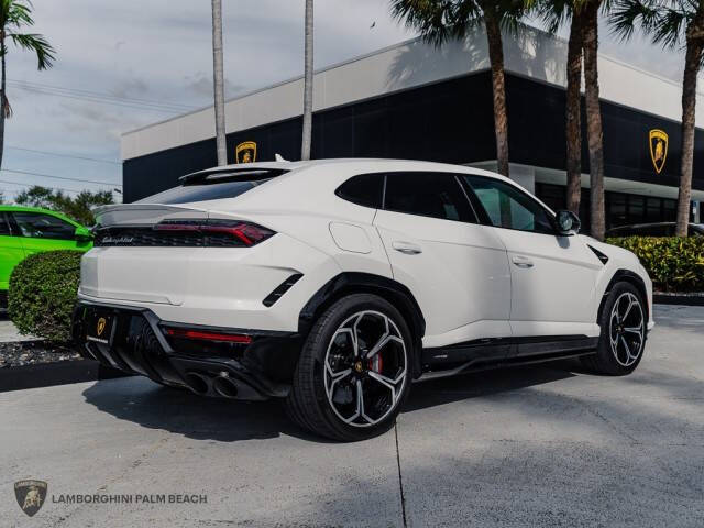 2025 Lamborghini Urus SE