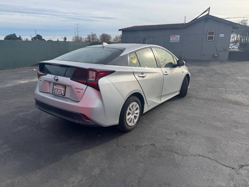 2019 Toyota Prius L Eco