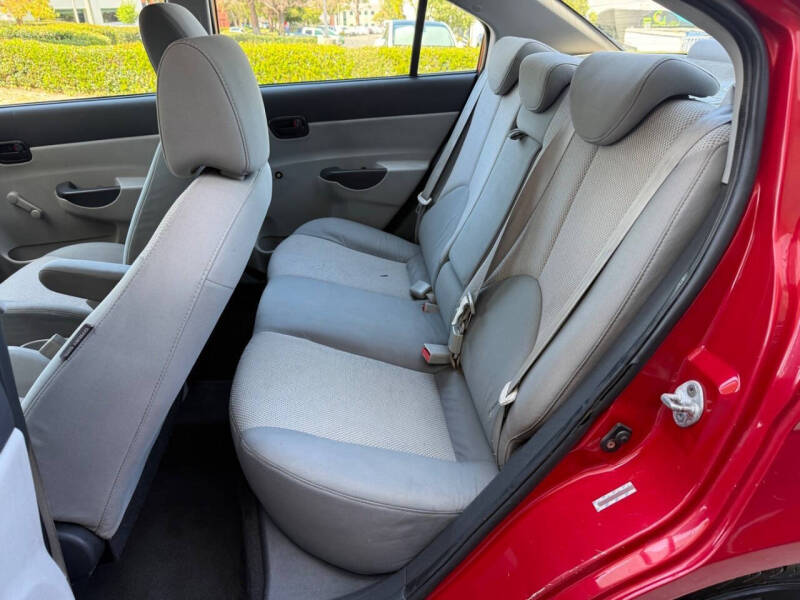 2011 Hyundai Accent GLS