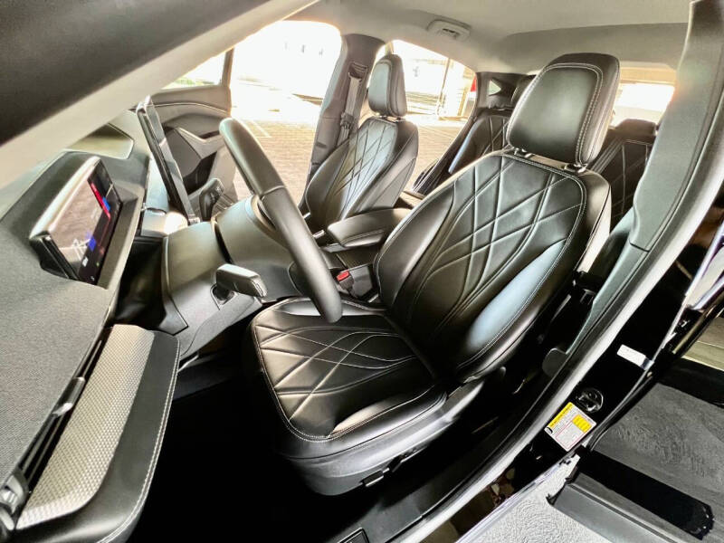 2022 Ford Mustang Mach-E Select