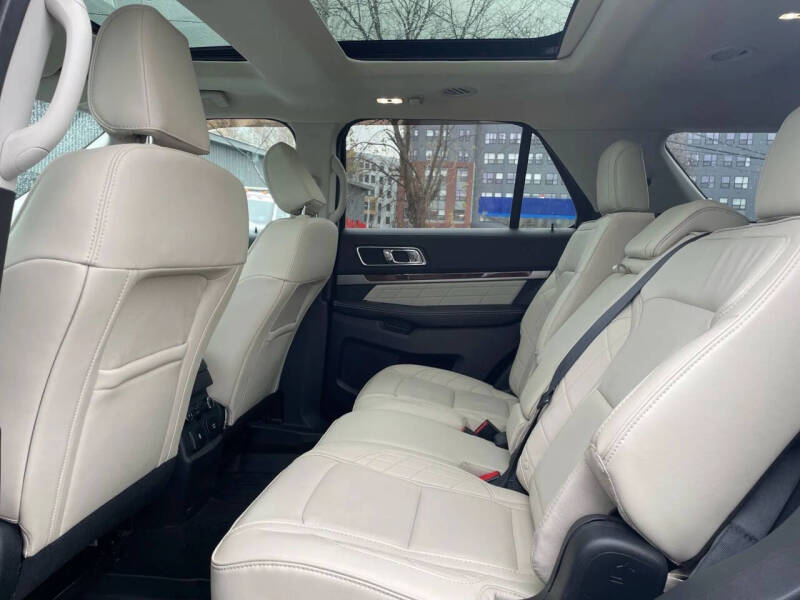 2019 Ford Explorer Platinum