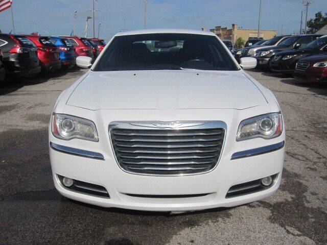 2014 Chrysler 300 for sale at T & D Motor Company in Bethany OK