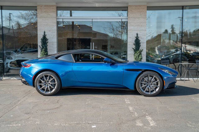 2020 Aston Martin DB11 44