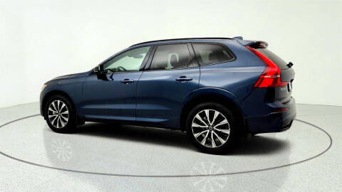 2025 Volvo XC60 B5 Core Dark Theme