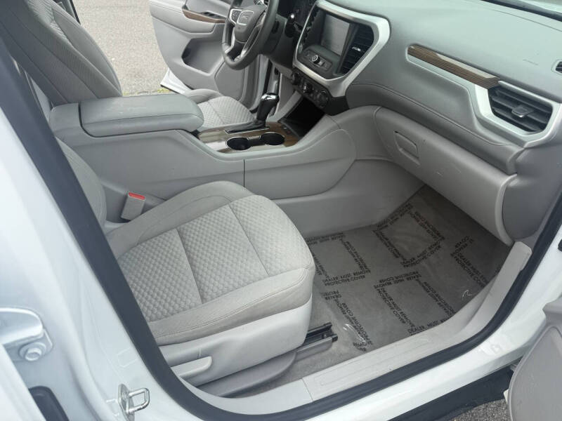 2017 GMC Acadia SLE-1