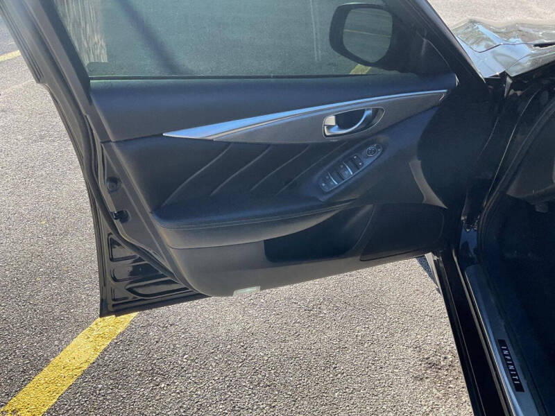 2015 Infiniti Q50 Premium