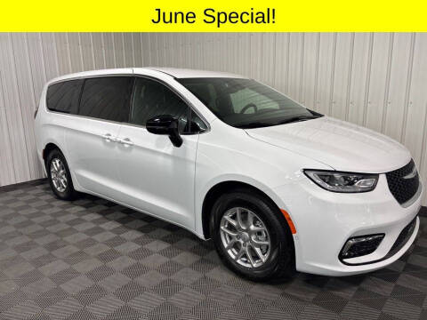 2026 Chrysler Pacifica Select Photo