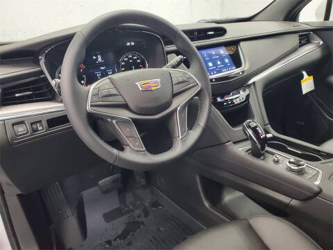 2025 Cadillac XT5 Luxury