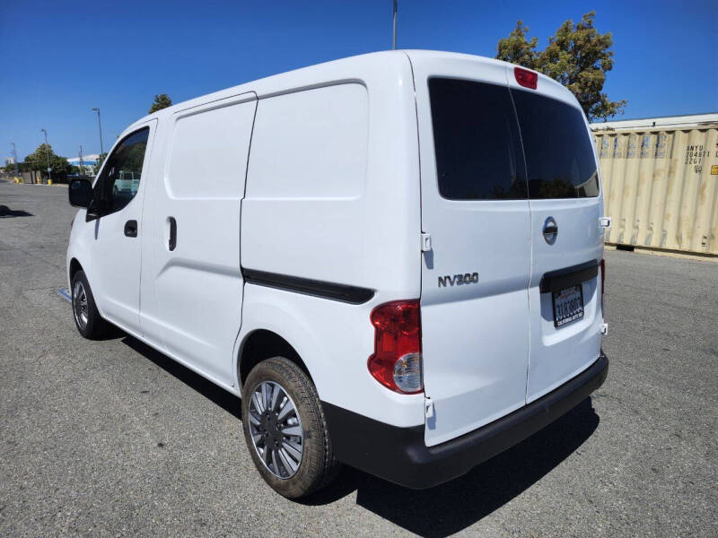 2021 Nissan NV200 S photo 2