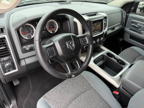 2017 RAM 1500 SLT