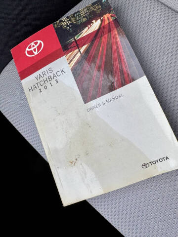 2013 Toyota Yaris 5-Door LE