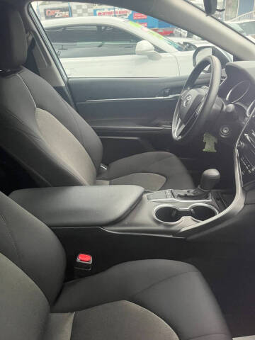 2022 Toyota Camry LE