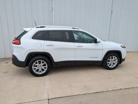 2016 Jeep Cherokee for sale at Parkway Motors in Osage Beach MO