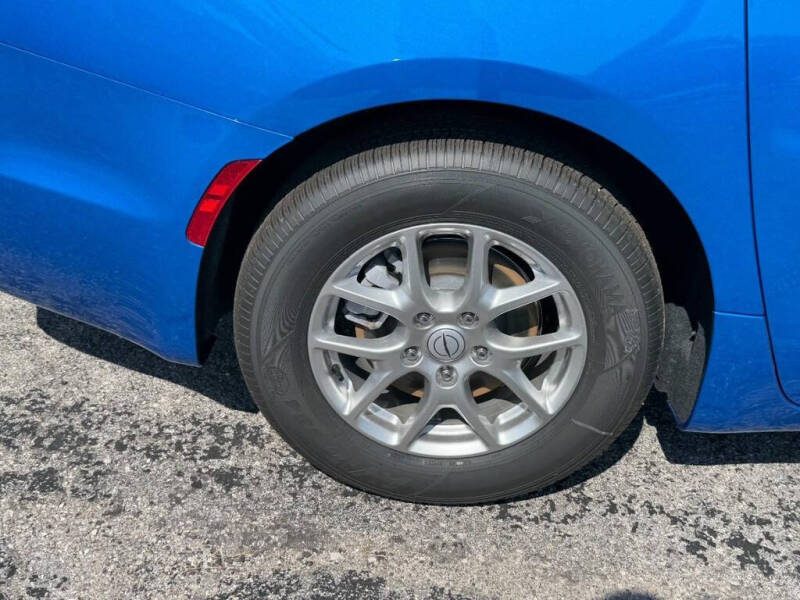2026 Chrysler Pacifica Select
