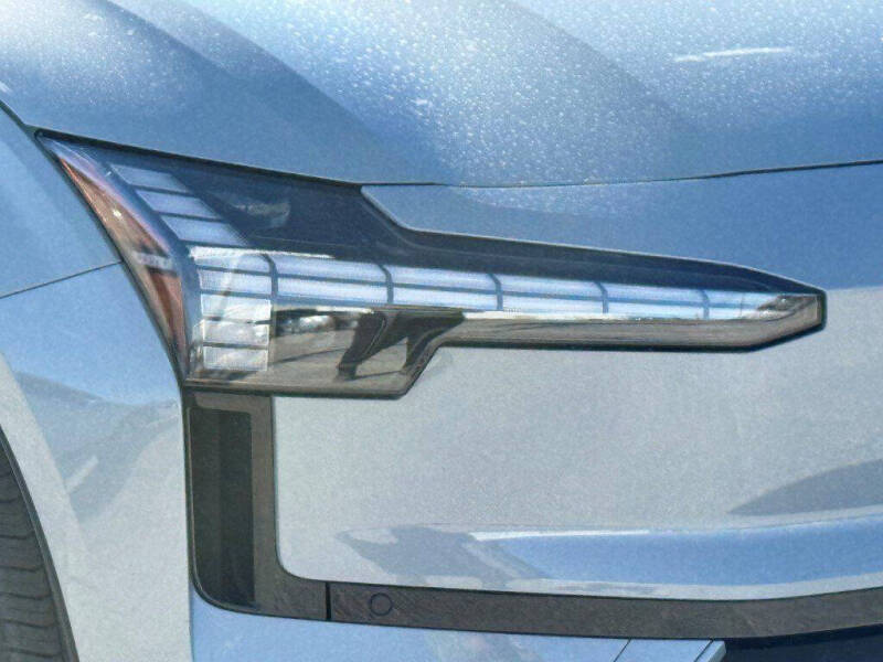 2026 Volvo EX30 Twin Plus