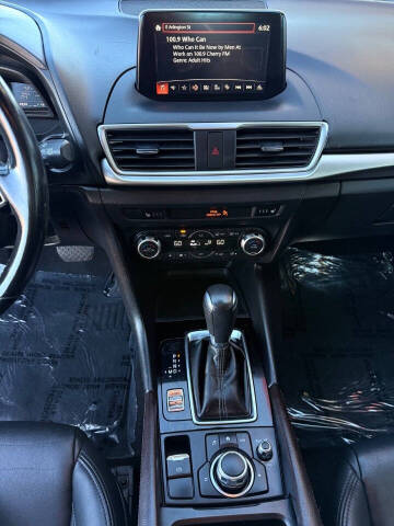 2018 Mazda MAZDA3 Touring