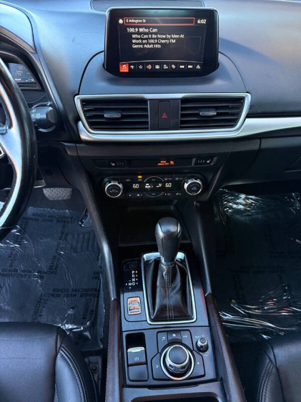 2018 Mazda MAZDA3 Touring