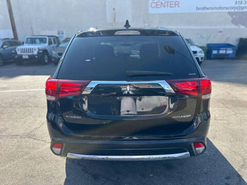 2017 Mitsubishi Outlander ES