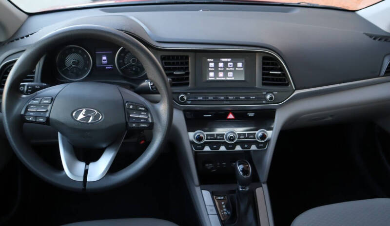 2020 Hyundai Elantra SE