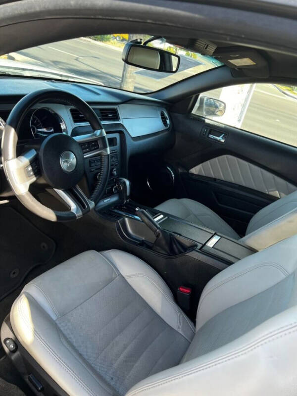 2014 Ford Mustang V6