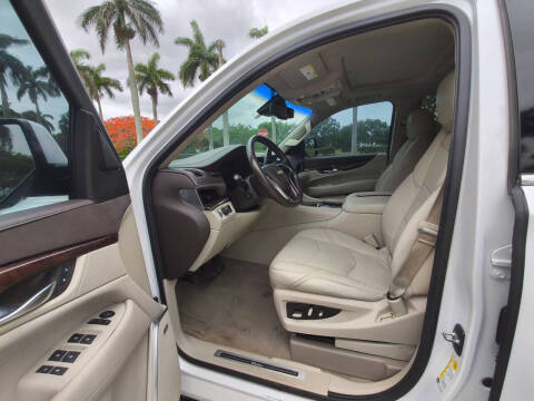 2016 Cadillac Escalade Luxury Collection