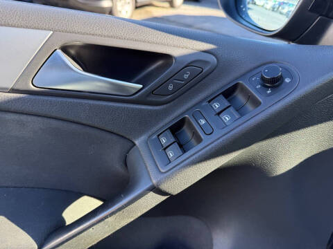 2011 Volkswagen Golf 2.5L PZEV