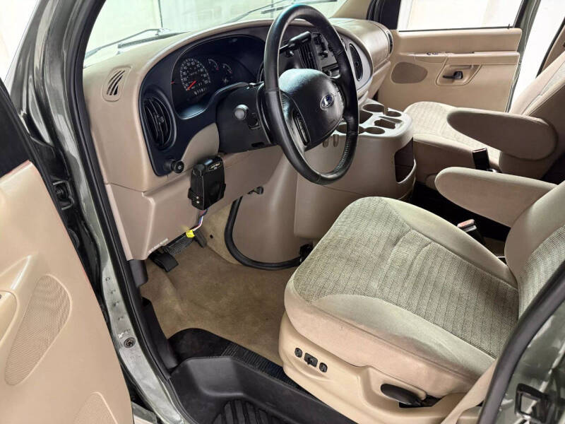 2002 Ford E-Series E-350 SD XLT