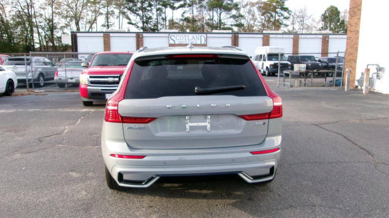 2025 Volvo XC60 B5 Plus Dark Theme