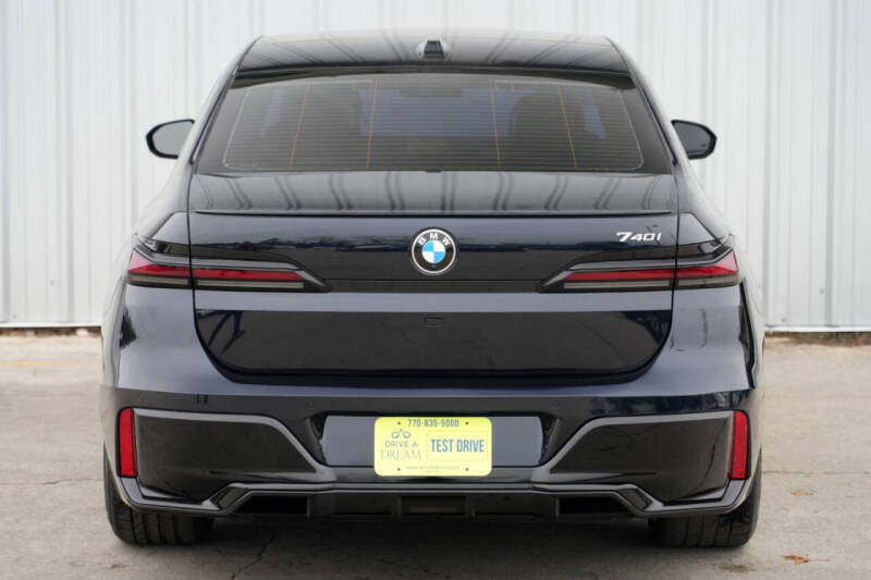 2023 BMW 7 Series 740i